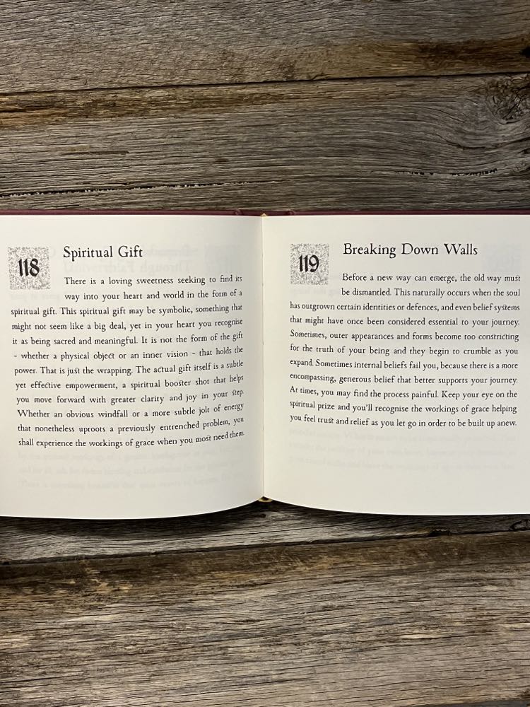 333 oracle book - Alana Fairchild