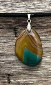 Agate Pendant | Grounding & Stabilizing | Everyday Elegance