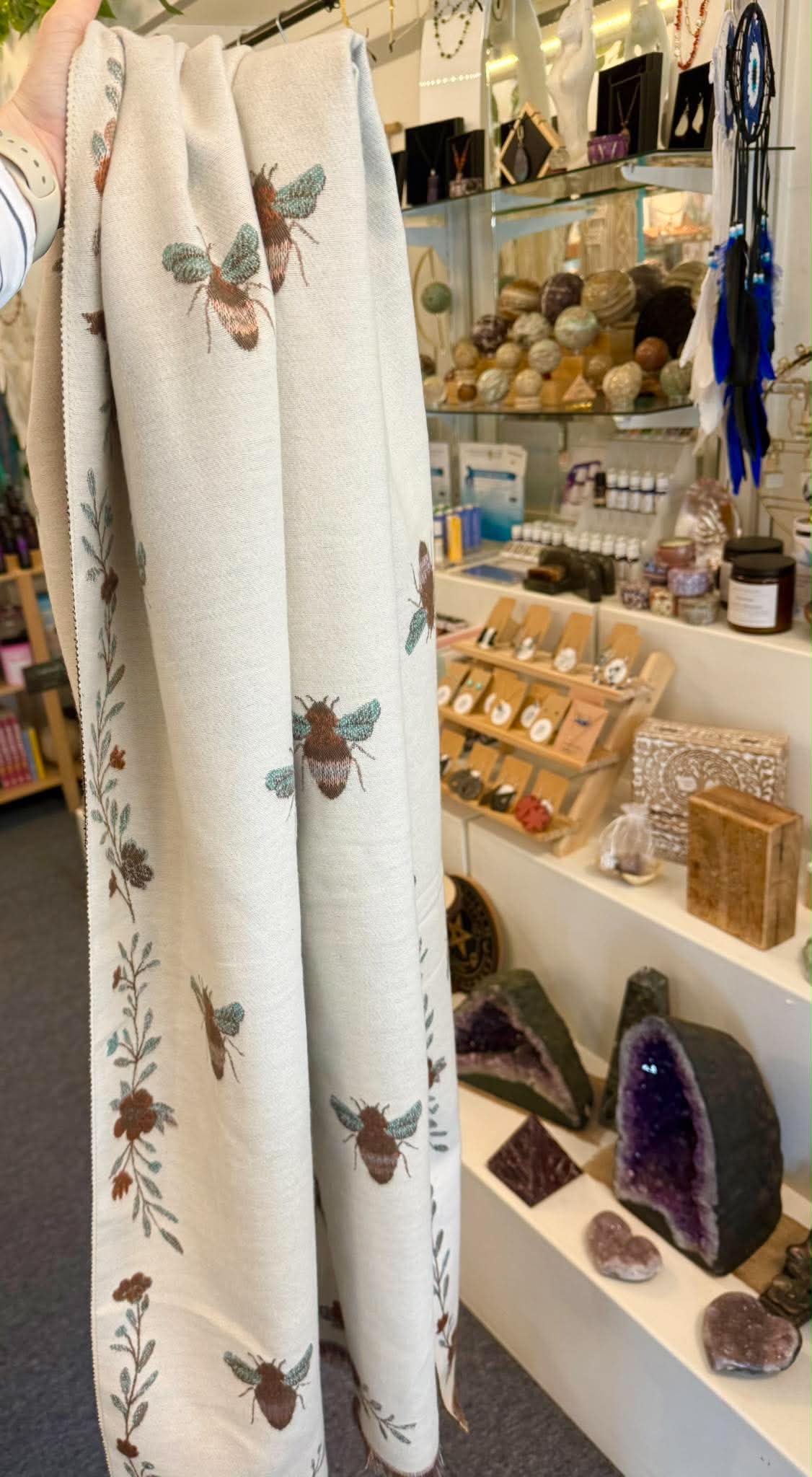 Bee Scarf / Shawl