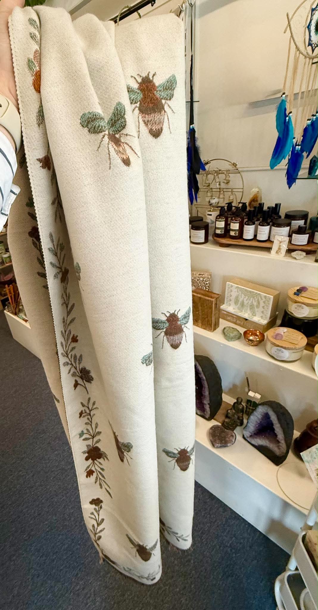 Bee Scarf / Shawl