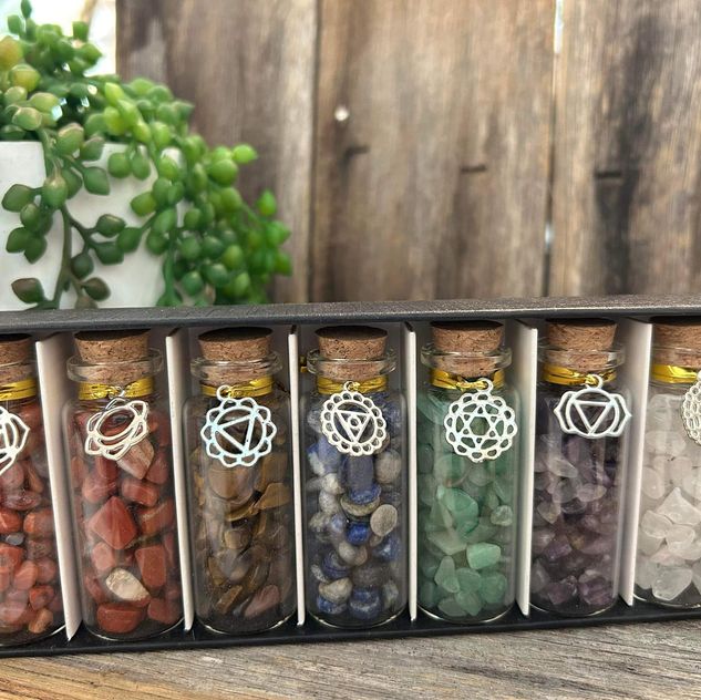 Chakra crystal chip stone bottle set