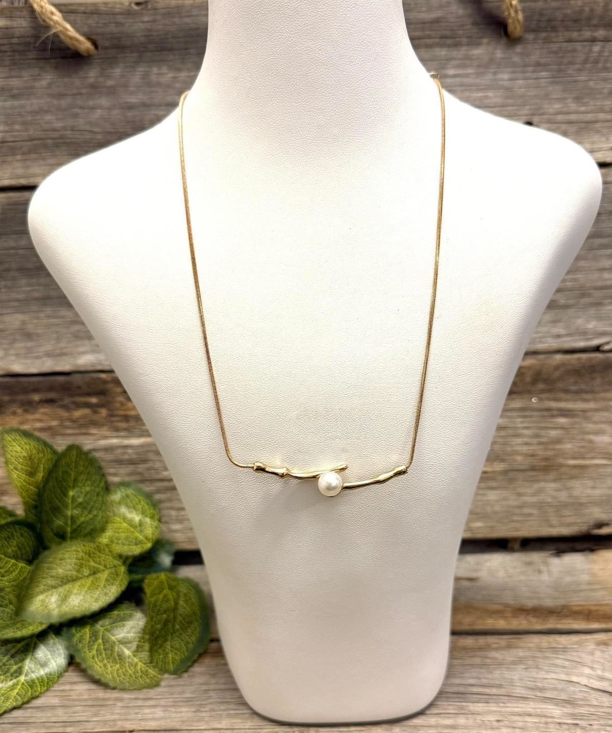 Pearl bar branch necklace