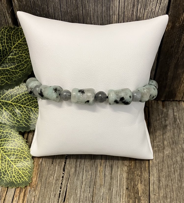 Kiwi Stone & Labradorite bead bracelet