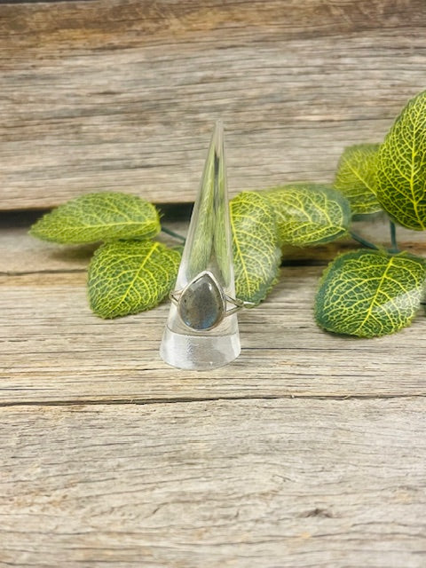 Labradorite tear drop ring