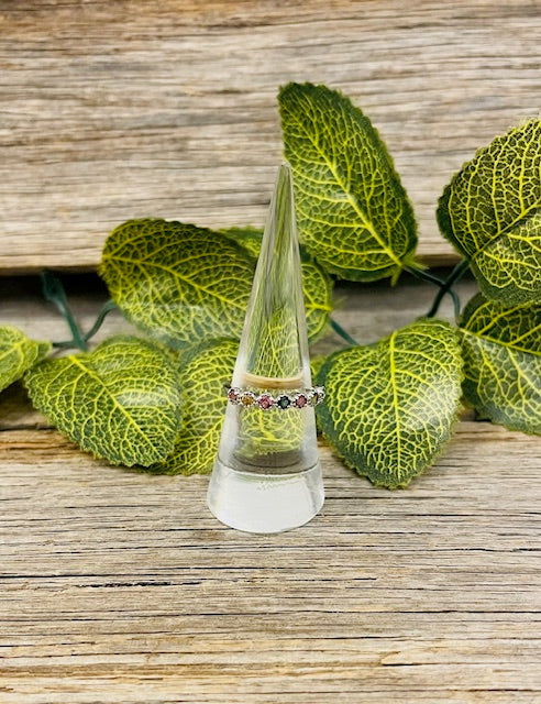 Multi gem adjustable ring