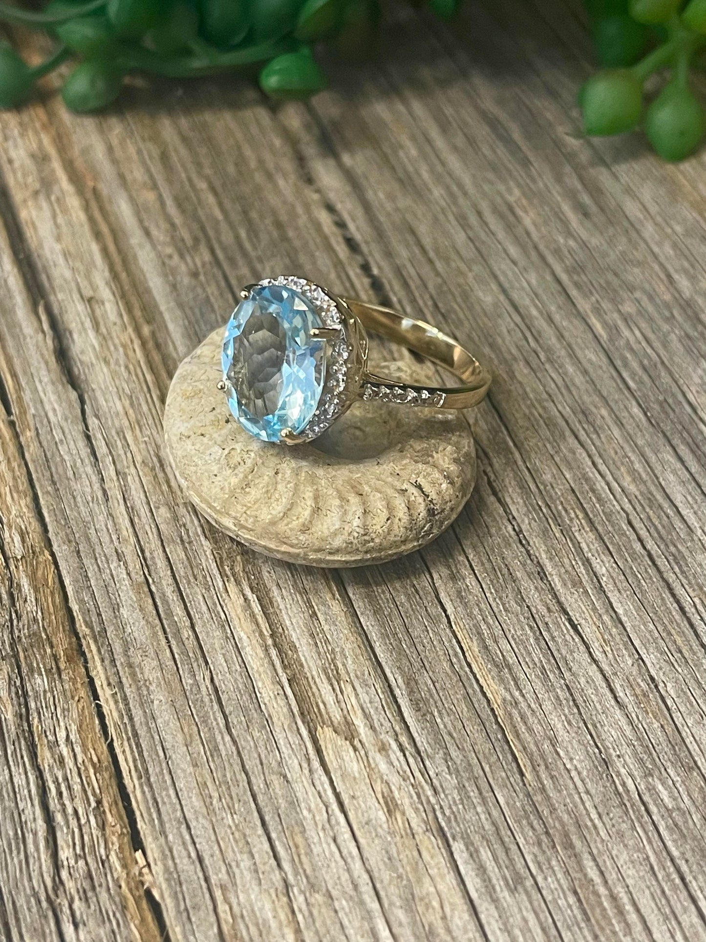 Swiss Blue 10k Gold Diamond Ring