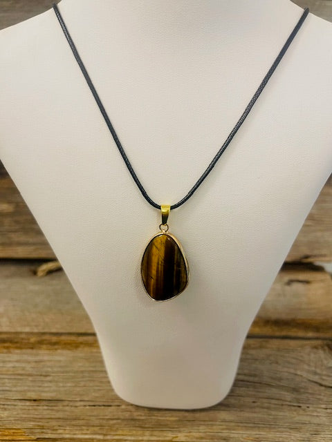 Large crystal pendant necklace - gold