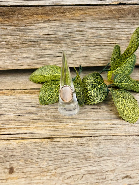 Rose quartz ring