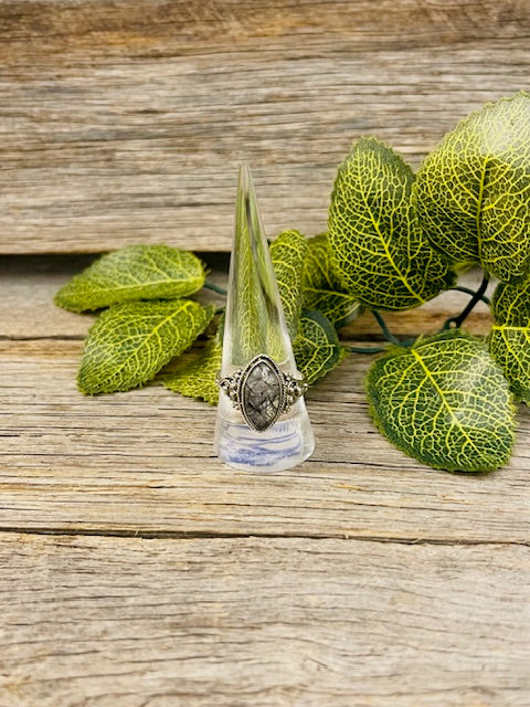 Rutilated quartz ring